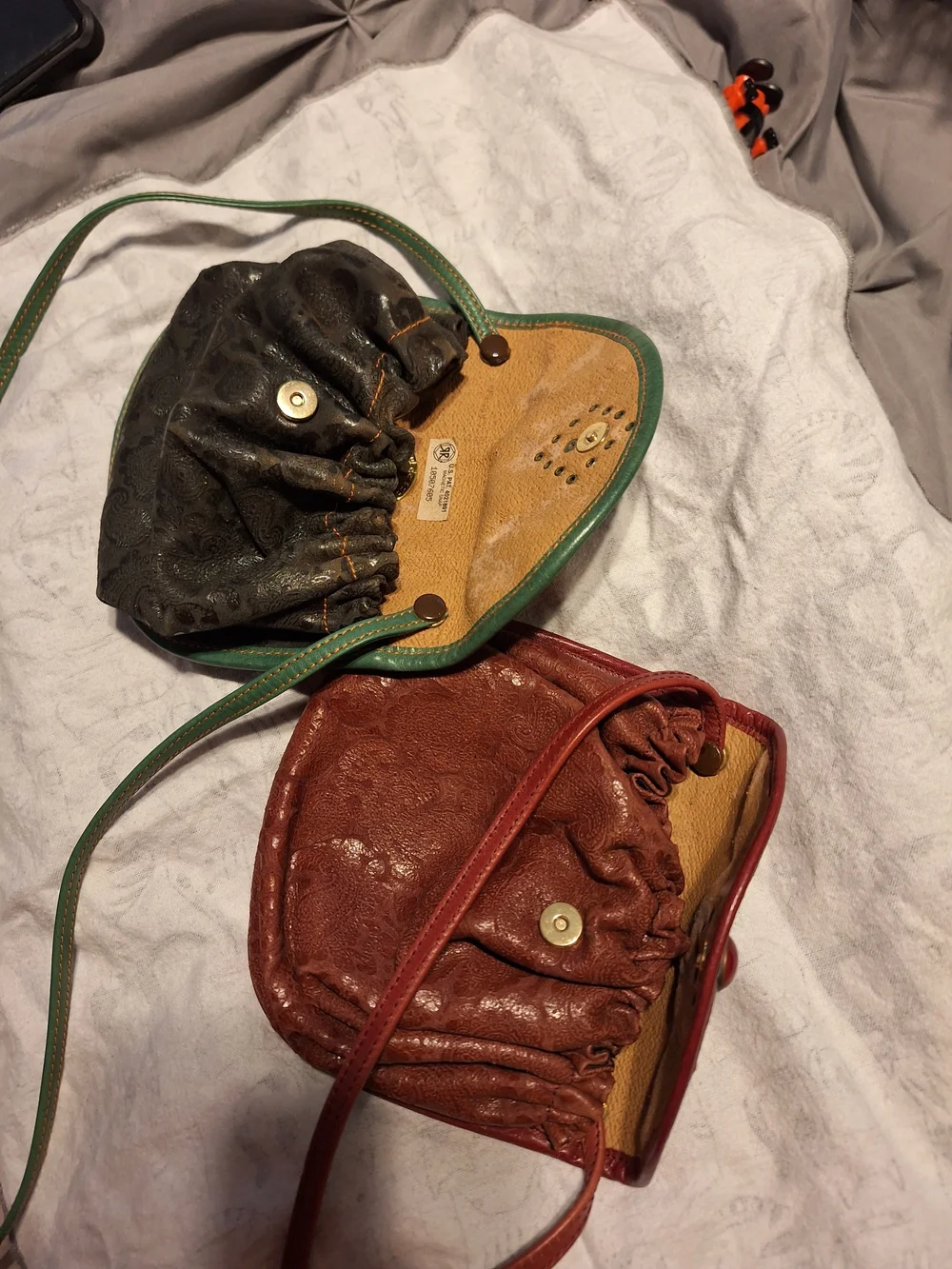VINTAG CUL DE SAC Leather Drawstring Cosmetic Pouch in Tan with Green Trim
